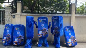 mascot di dong mat truoc